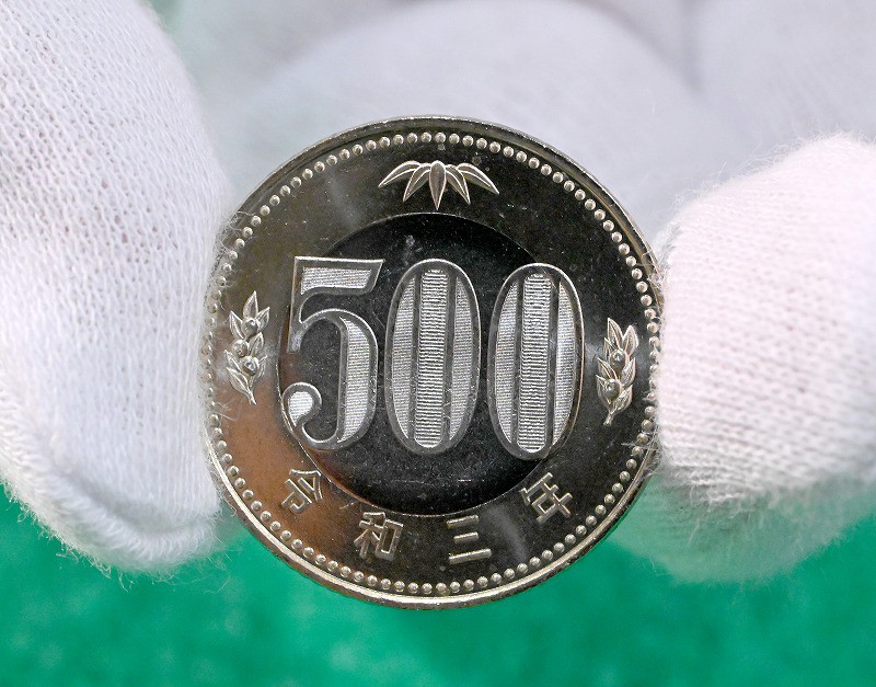 造幣局で150回目貨幣大試験 新500円硬貨は誤差ゼログラム [写真特集1/7