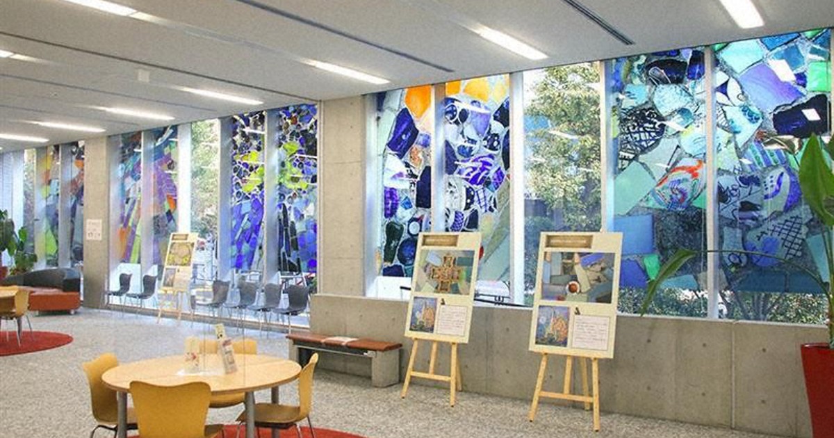 大学倶楽部・東洋学園大：建築家・今井兼次によるモザイク壁画のミニ