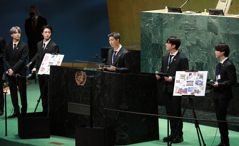 国連総会のイベントに参加したBTSのメンバーたち=米ニューヨークの国連本部で2021年9月20日(代表撮影)