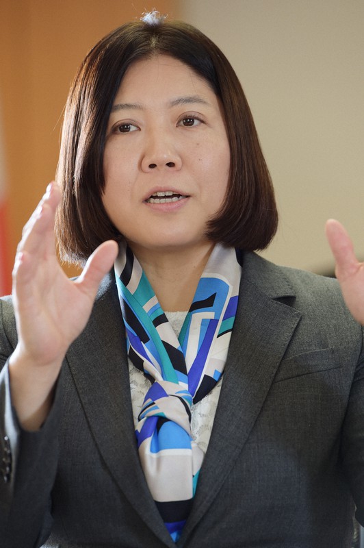 大日方邦子さん=東京都千代田区の文科省大臣室で2016年1月26日、内藤絵美撮影