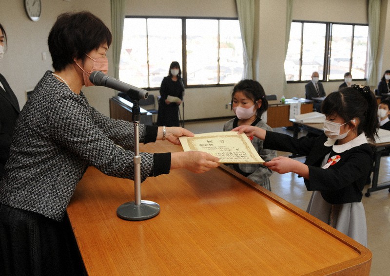 県青少年読書感想文コン 優秀賞10人を表彰 栃木 毎日新聞