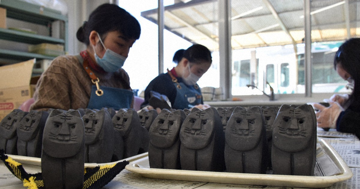 優しい顔のトラ、ずらり えとの置物作り大詰め 高松「あゆみ園