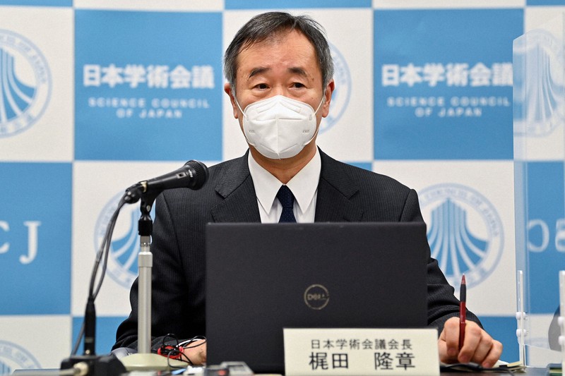 日本学術会議の総会後、記者会見に臨む梶田隆章会長=東京都港区で2021年12月3日午後4時33分、西夏生撮影