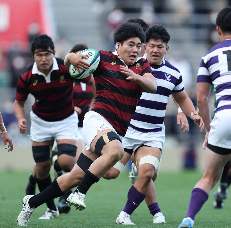 花園決勝のライバル同士 早大1年コンビ躍動 関東大学ラグビー 毎日新聞