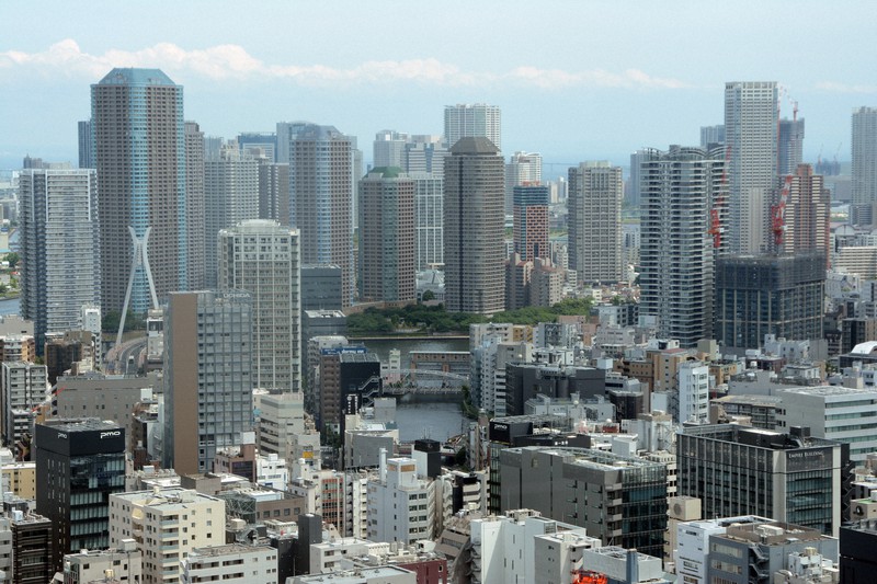 高層マンションなどが林立する東京都心=東京都中央区で2018年、武市公孝撮影