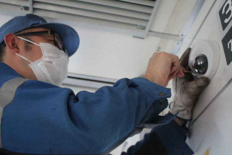 電車内に防犯カメラ 年内にも稼働へ 山梨 富士急行 毎日新聞 電車内に防犯カメラ 年内にも稼働へ 山梨 富士急行 毎日新聞