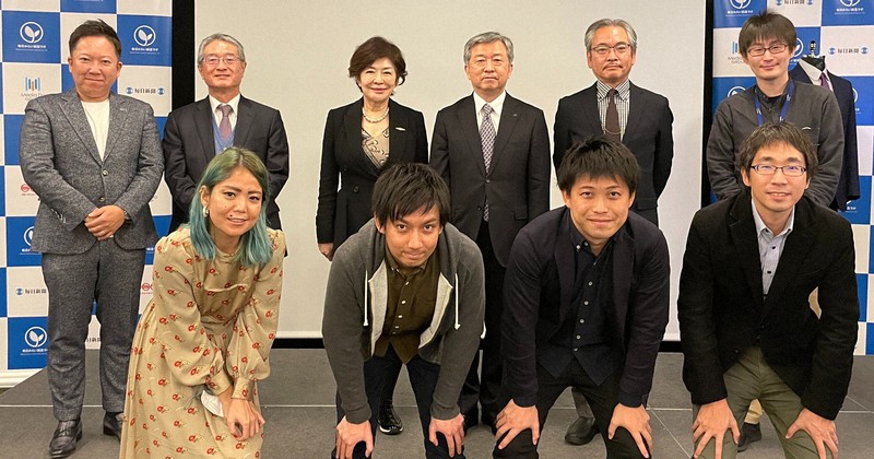毎日みらい創造ラボ第7期「デモデー」で登壇した起業家ら=東京都千代田区のメディアドゥ本社で2021年12月8日午後1時、今村茜撮影