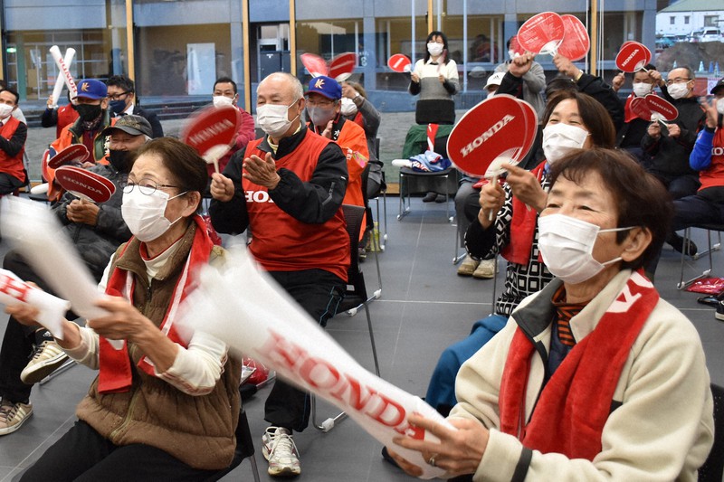 ホンダ熊本 地元の大津町でも応援 来年は黒獅子旗を 都市対抗 毎日新聞