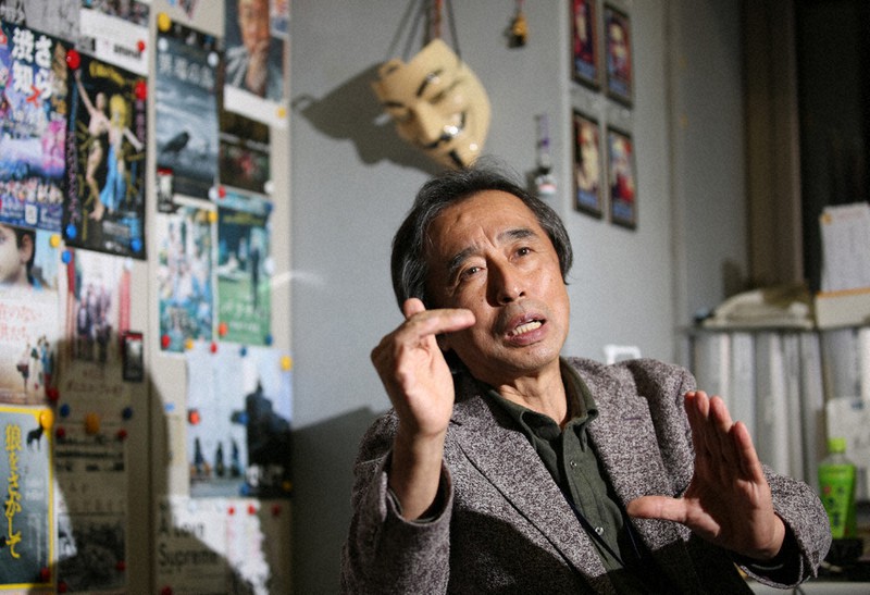 インタビューに答える「報道特集」キャスターの金平茂紀さん=東京都港区で2021年11月27日、小出洋平撮影