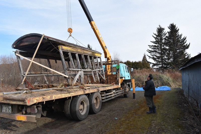 朽ちる寸前 廃線の森林鉄道客車を復元へ NPO引き取り 北海道 | 毎日新聞