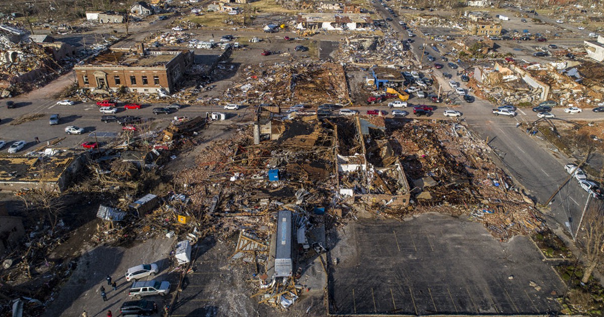 米竜巻「一瞬で彼は消えた」 ケンタッキー州に大規模災害宣言 5州で