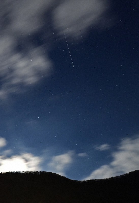 In Photos Geminid meteor shower streams across Japan's sky The Mainichi