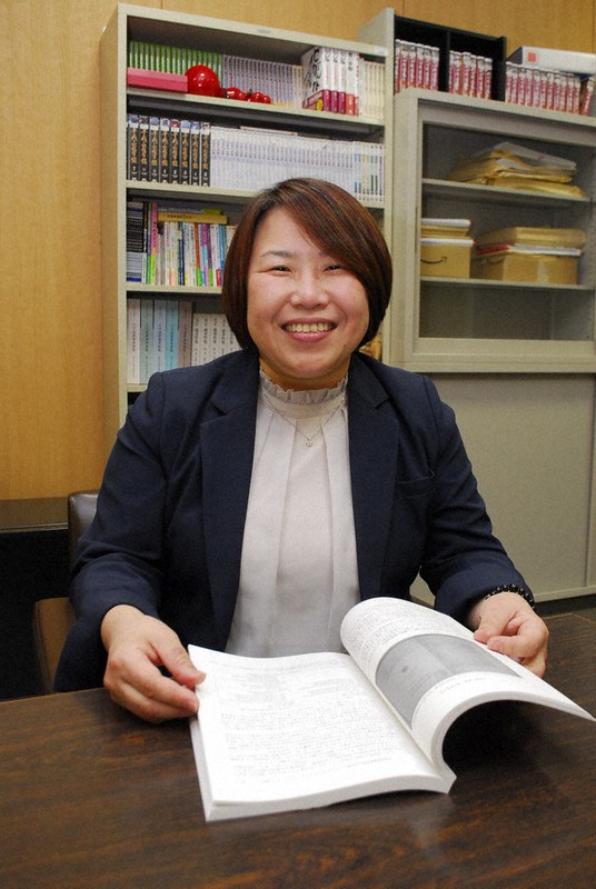 森詩恵・大阪経済大経済学部長=大阪市東淀川区の大阪経済大で2021年11月26日午後5時30分、近藤諭撮影