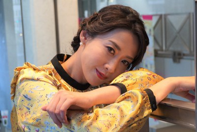 宝塚ワールド 美しいと褒めると嫌そう 演出家から見た宝塚月組トップ 月城かなと 毎日新聞