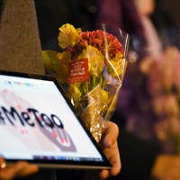 米国から広まった性暴力を告発する「＃MeToo運動」。日本では2019年に性犯罪の刑事裁判で無罪判決が立て続けに4件出るなどして、性暴力に抗議する「フラワーデモ」が全国に広がった＝福岡市中央区で2020年3月11日、矢頭智剛撮影