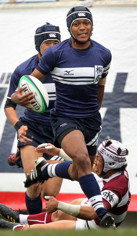 桐蔭学園ラグビー部ヤッケ。 ミライのジャパン：桐蔭学園FB矢崎由高 「松島2世」で満足しない