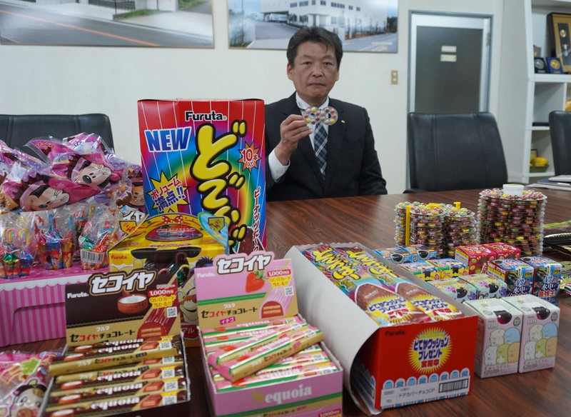 ハイエイトチョコは変身眼鏡？ セコくないアイデアと負けん気70年