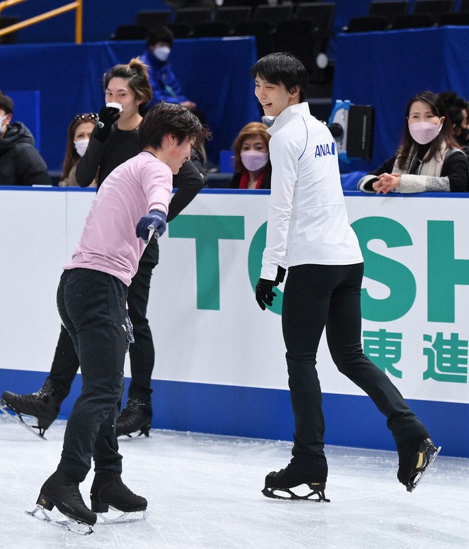 羽生結弦が4回転半ジャンプを着氷 全日本フィギュア公式練習 [写真特集