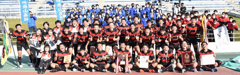 目指せ 花園１勝 近大和歌山 中 攻め切る姿勢 絆のv サッカー部の活躍 刺激に 和歌山 毎日新聞