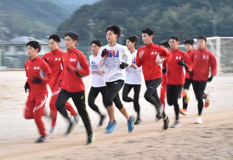 全国高校駅伝 県代表紹介 西京 男子 29年連続34回目 女子 5年連続30回目 山口 毎日新聞