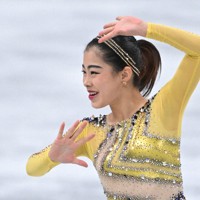 女子フリーで演技する横井ゆは菜＝さいたまスーパーアリーナで2021年12月25日、手塚耕一郎撮影