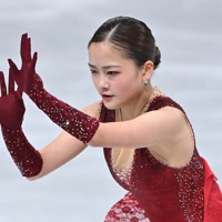 女子フリーで演技する渡辺倫果＝さいたまスーパーアリーナで2021年12月25日、手塚耕一郎撮影