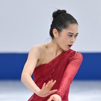女子フリーで演技する宮原知子＝さいたまスーパーアリーナで2021年12月25日、手塚耕一郎撮影