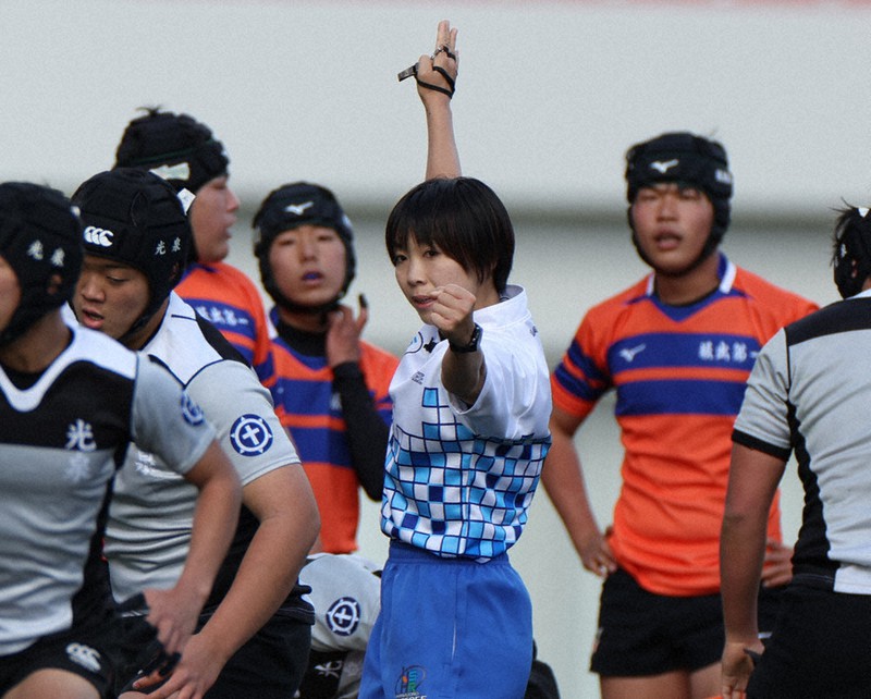 全国高校ラグビー:101回目の開幕 初の女性主審 パイロットと二刀流「感謝」 毎日新聞 全国高校ラグビー:101回目の開幕 初の女性主審 パイロットと二刀流「感謝」 毎日新聞