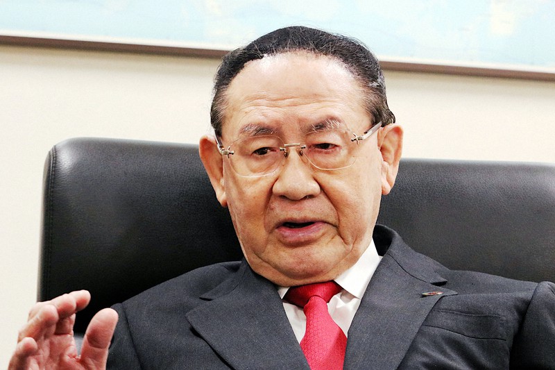 山崎拓氏=岡本同世撮影
