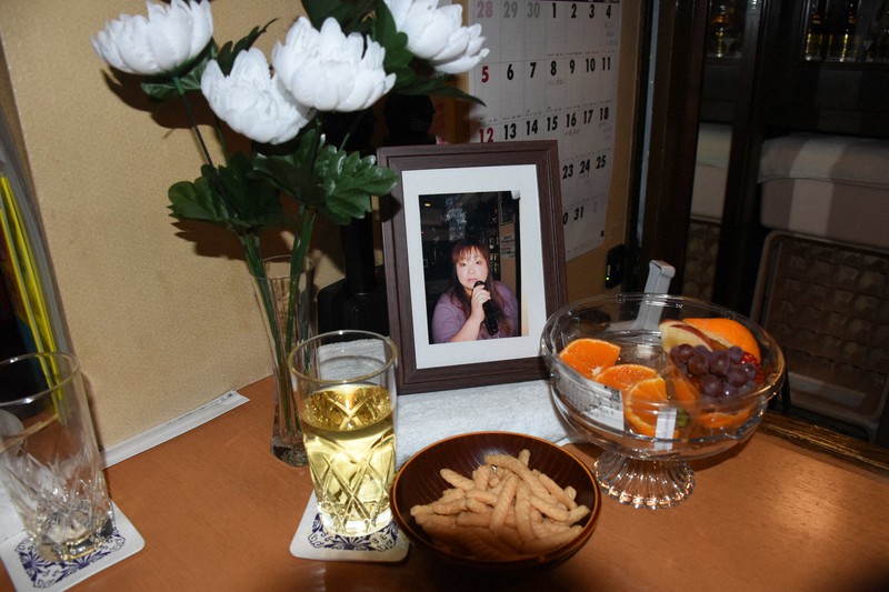 明日はここに：「母にもしてあげたかった」永遠の別れに彩りを