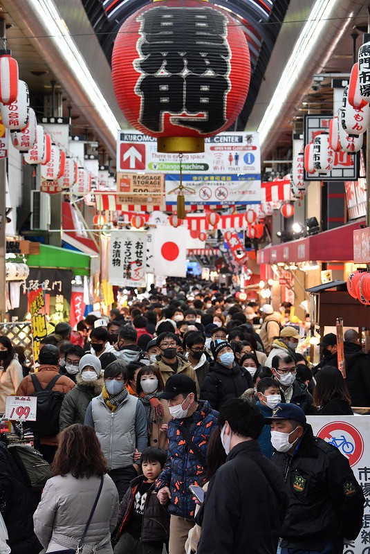 なにわの台所 黒門市場に買い物客の列 年の瀬のにぎわい回復途上 写真特集1 8 毎日新聞