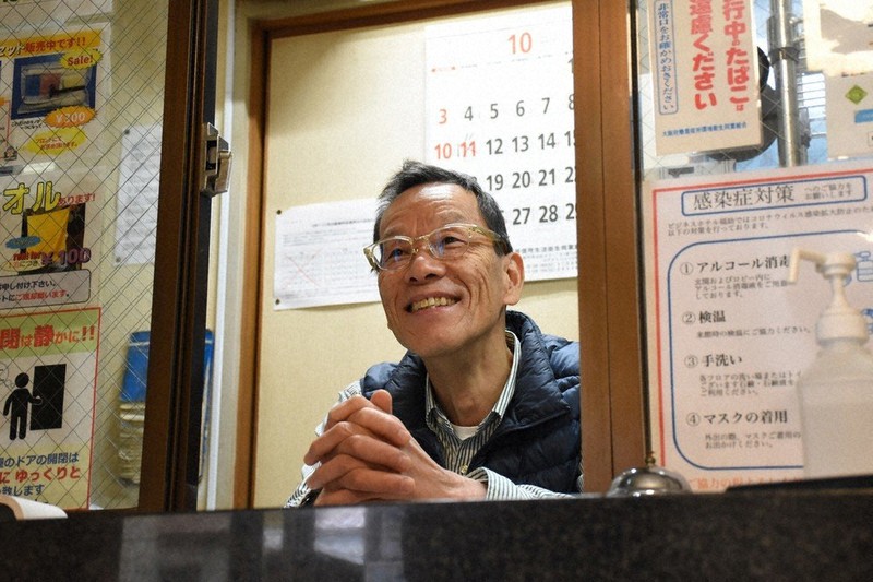 西成で年続く 無料提供の簡宿 利用者1万人突破 オーナーら 労働者に恩返し 大阪 毎日新聞