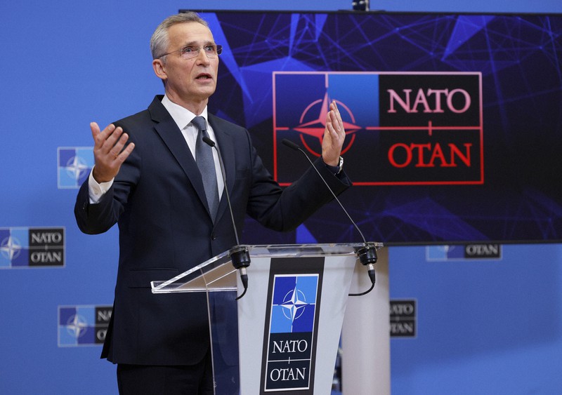 北大西洋条約機構(NATO)の臨時外相会合後、記者会見するストルテンベルグ事務総長=ブリュッセルで2022年1月7日、AP