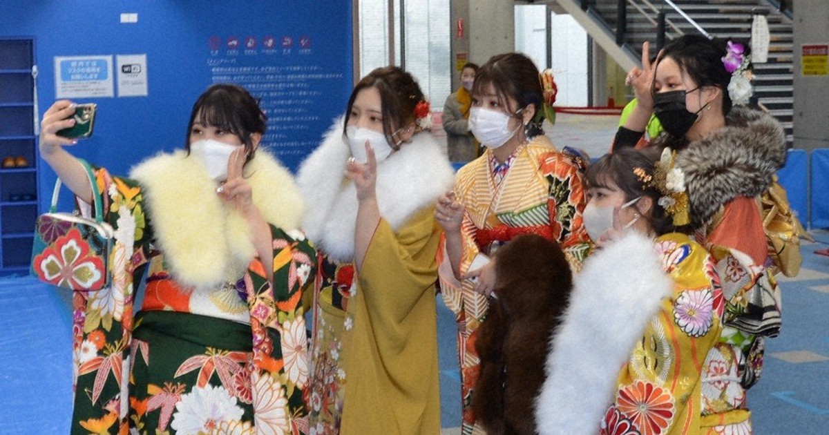 華やか、大人の第一歩 県内成人式 ／三重 | 毎日新聞