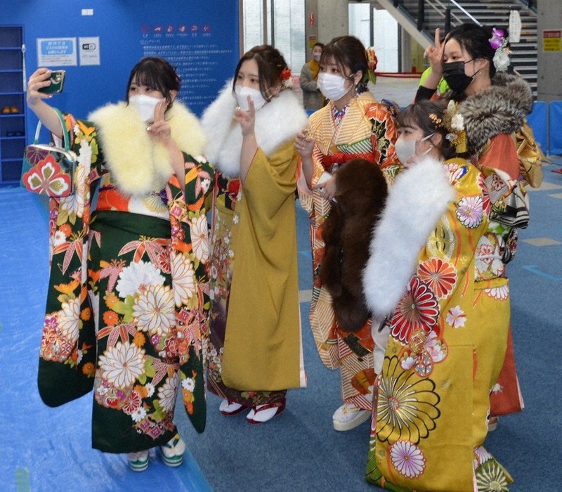 華やか、大人の第一歩 県内成人式 ／三重 | 毎日新聞