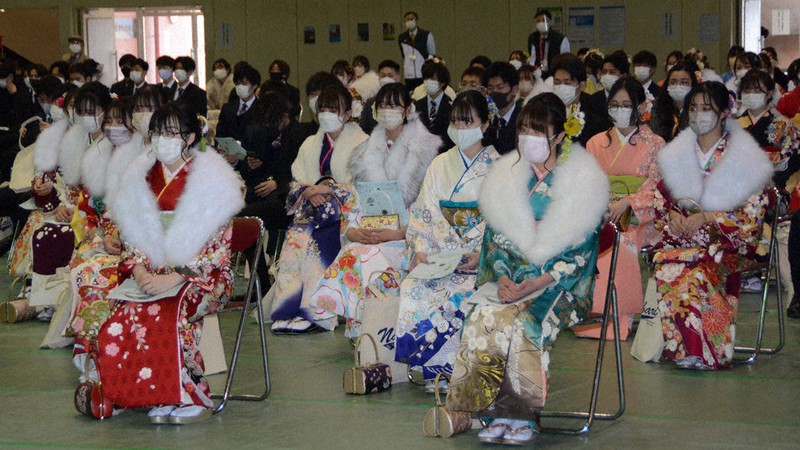 成人式 歳 決意新たに 大人の自覚語る 代表スピーチで 名張 三重 毎日新聞