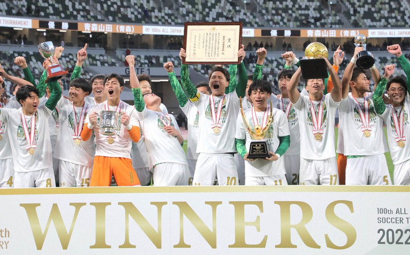 松木が上げた攻撃の気勢 青森山田「6年計画」実る 高校サッカー | 毎日新聞