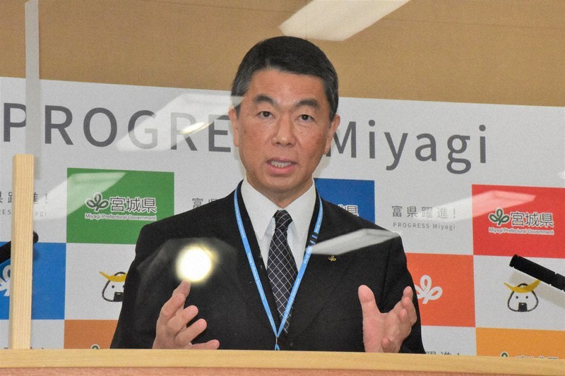 感染対策の徹底を呼びかける村井知事=宮城県庁で2022年1月11日、平家勇大撮影