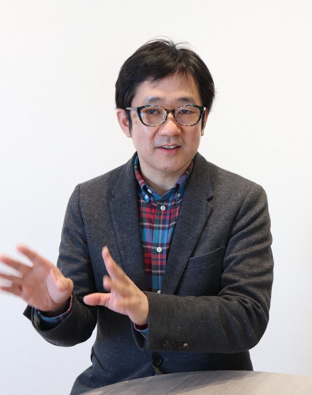 インタビューに応じる平田英明・法政大教授=東京都武蔵野市で2022年1月7日午後0時44分、後藤豪撮影