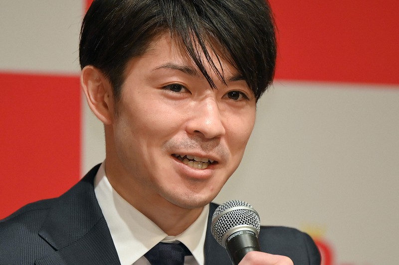 現役引退の記者会見をする内村航平さん=東京都品川区で2022年1月14日午前10時38分、大西岳彦撮影