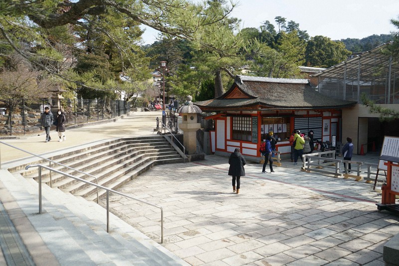 新型コロナ 正月のにぎわい一転 閑散 まん延防止で宮島に打撃 しょうがない 写真特集1 8 毎日新聞 新型コロナ 正月のにぎわい一転 閑散 まん延防止で宮島に打撃 しょうがない 写真特集1 8 毎日新聞