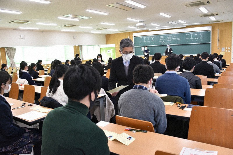 真剣勝負 7685人が挑む 県内13大学で共通テスト 岡山 毎日新聞