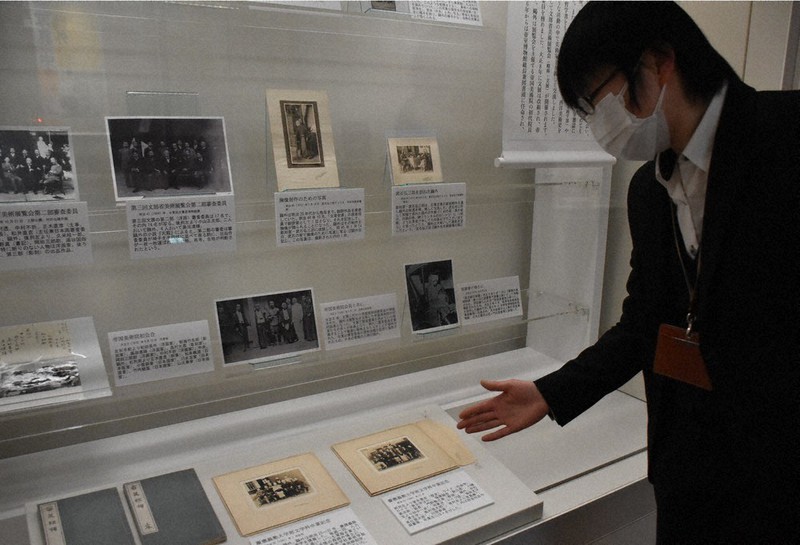 森鷗外の「顔」たどる 生誕160年、企画展第1弾 文京・記念館 /東京 毎日新聞 森鷗外の「顔」たどる 生誕160年、企画展第1弾 文京・記念館 /東京 毎日新聞