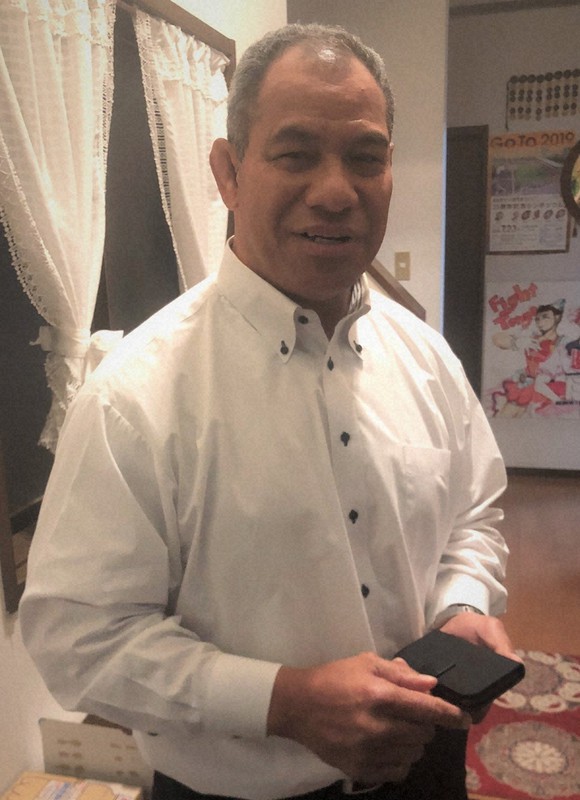 「情報がない」。困惑した表情のラトゥ・ウィリアム志南利さん=埼玉県熊谷市で1月17日、隈元浩彦撮影