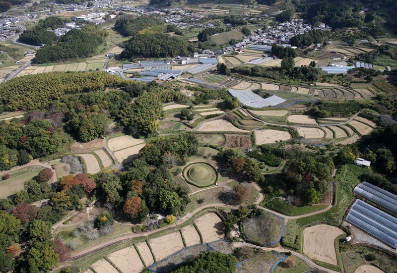奈良県明日香村 「高松塚古墳壁画（西）」 OOLKVMCZIZOS3IF3JBUZXXBOMI.jpg