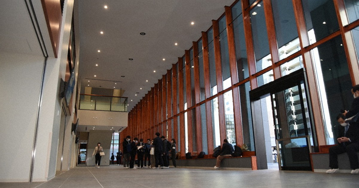 博多区役所新庁舎5月6日開業 免震構造採用 地上10階建て 省エネ技術も多用 福岡 毎日新聞 博多区役所新庁舎5月6日開業 免震構造採用 地上10階建て 省エネ技術も多用 福岡 毎日新聞