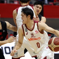 プロバスケットボール「Bリーグ」の試合。早ければ2022年度からスポーツ振興くじの対象になる＝東京・アリーナ立川立飛で2020年10月2日、小川昌宏撮影