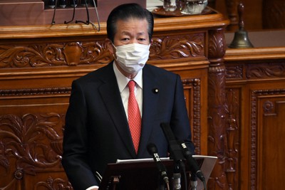 参院本会議で代表質問をする公明党の山口那津男代表＝国会内で2022年1月21日午前10時2分、竹内幹撮影