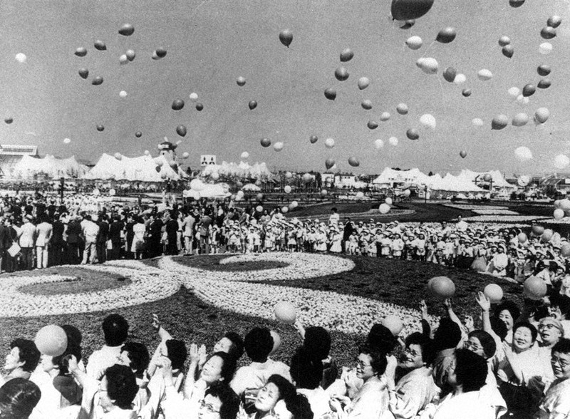 ルックバックさっぽろ５０年 1986年 さっぽろ花と緑の博覧会 北海道 毎日新聞