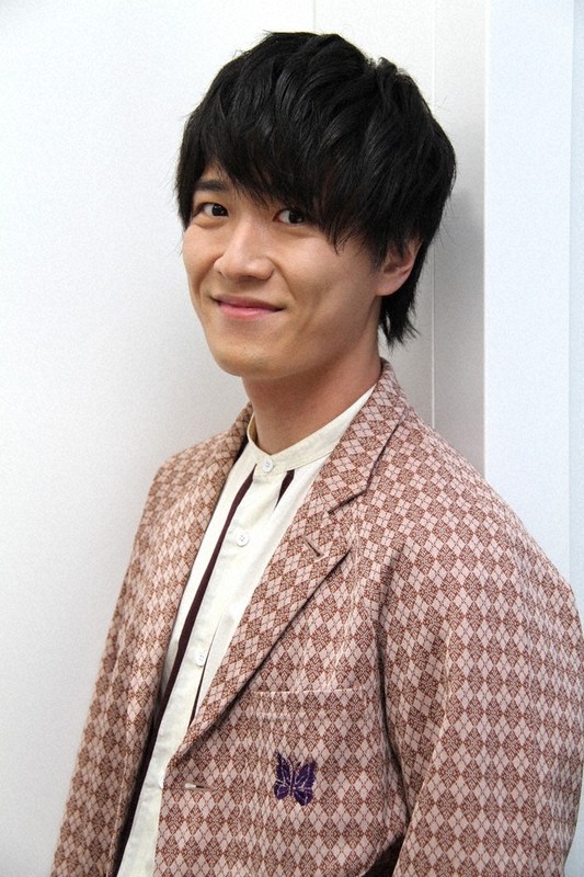 スポットライト：声優 畠中祐さん 現代に刺さる名作 | 毎日新聞